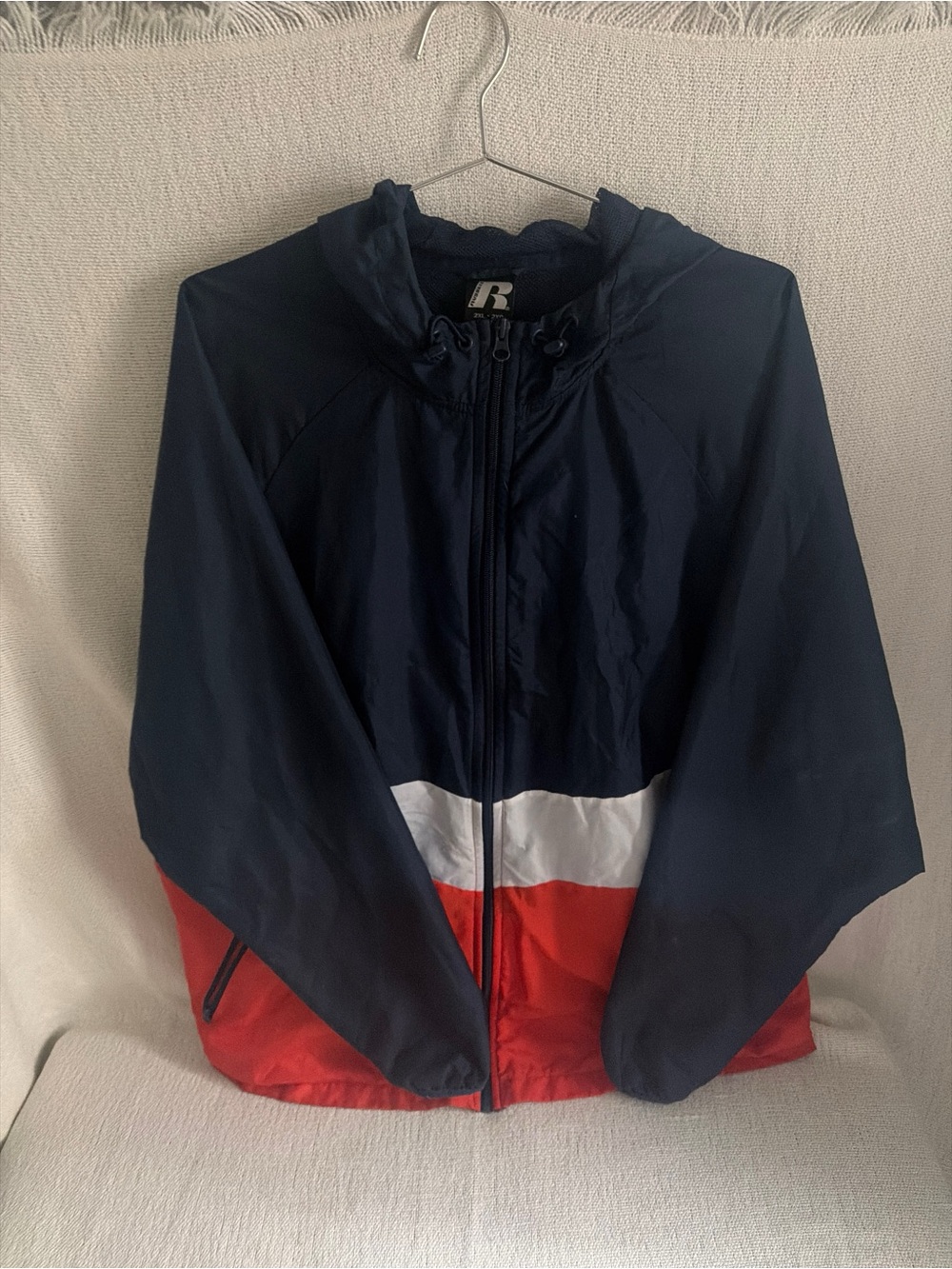 Athletic windbreaker